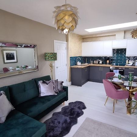 The Loughborough - Elegant, Glamourous Boutique 1 Bed, Central トルーロー エクステリア 写真