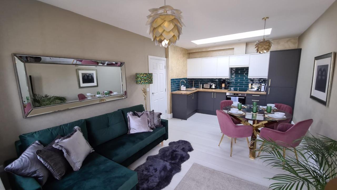 The Loughborough - Elegant, Glamourous Boutique 1 Bed, Central トルーロー エクステリア 写真