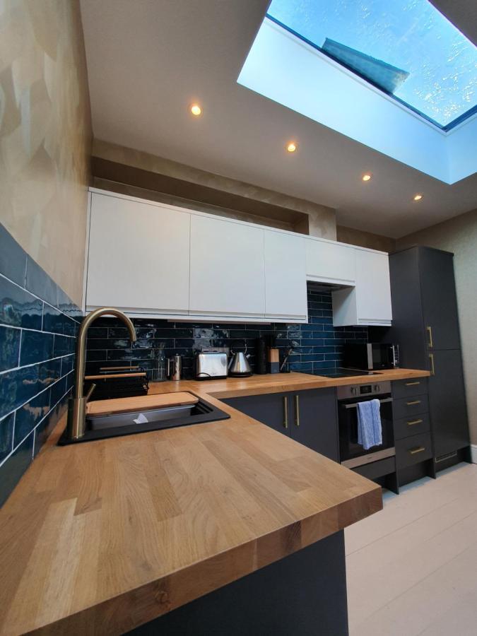 The Loughborough - Elegant, Glamourous Boutique 1 Bed, Central トルーロー エクステリア 写真