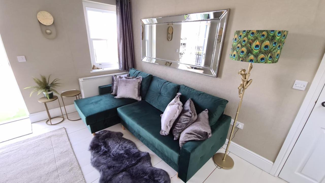 The Loughborough - Elegant, Glamourous Boutique 1 Bed, Central トルーロー エクステリア 写真