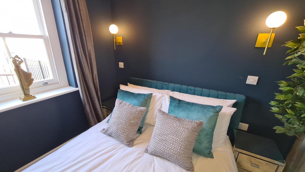 The Loughborough - Elegant, Glamourous Boutique 1 Bed, Central トルーロー エクステリア 写真