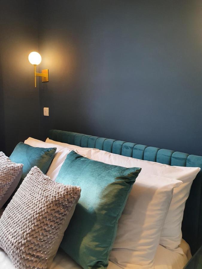 The Loughborough - Elegant, Glamourous Boutique 1 Bed, Central トルーロー エクステリア 写真